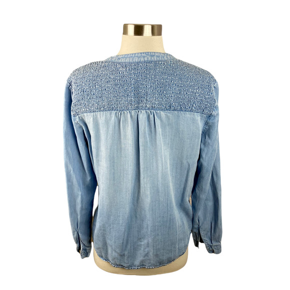 Anthropologie Cloth & Stone S Blue Chambray Smocked Back V Neck Button Shirt - Picture 2 of 3
